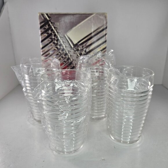 Set Of 4 Vintage Ribbed Glasses Majestic Gifts USA Clear Ribbed Cups Plastic - Picture 3 of 6